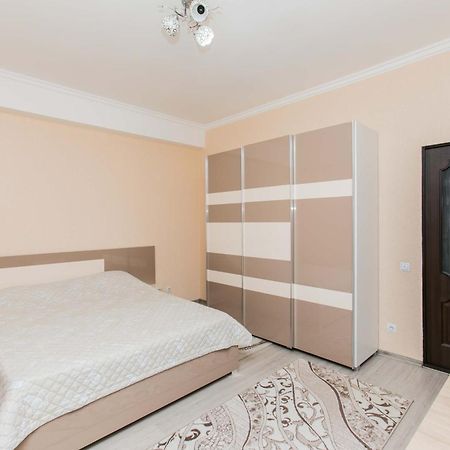 Apartament Spatios In Complex Residential Chisinau Bagian luar foto