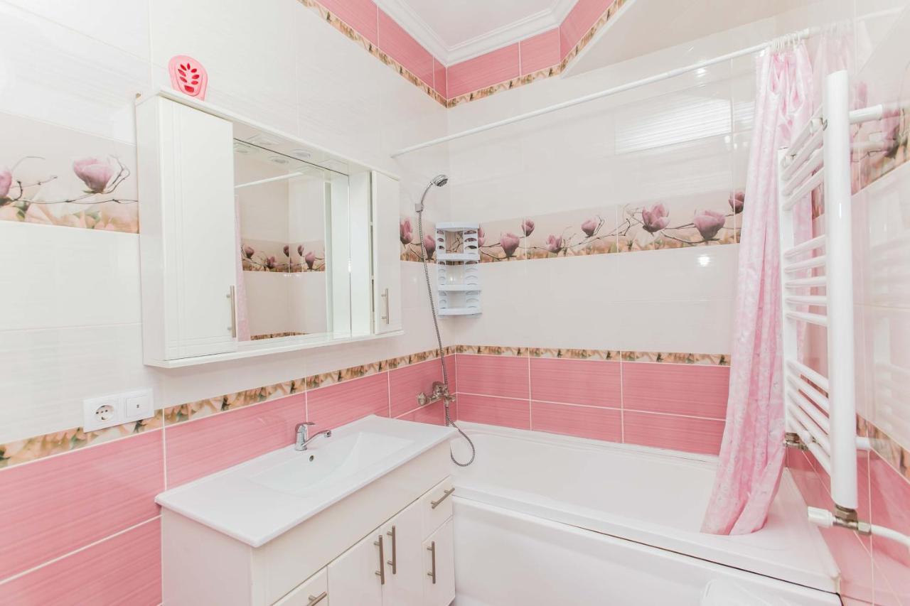 Apartament Spatios In Complex Residential Chisinau Bagian luar foto